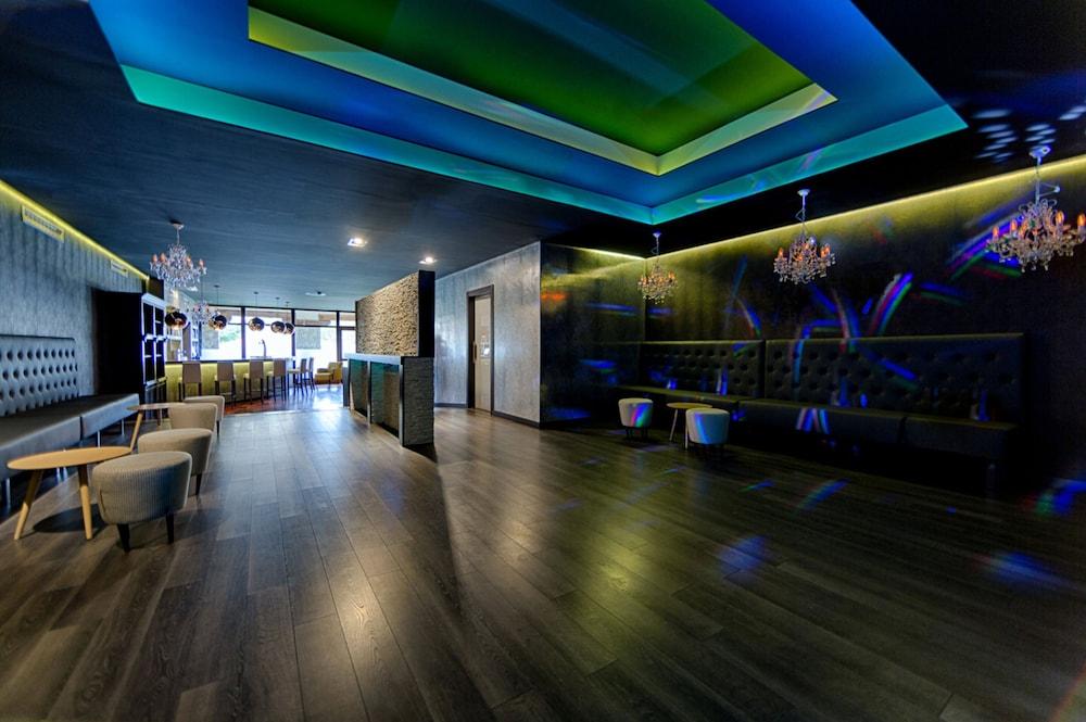 Azz Penafiel Las Claras Hotel & Spa Bagian luar foto