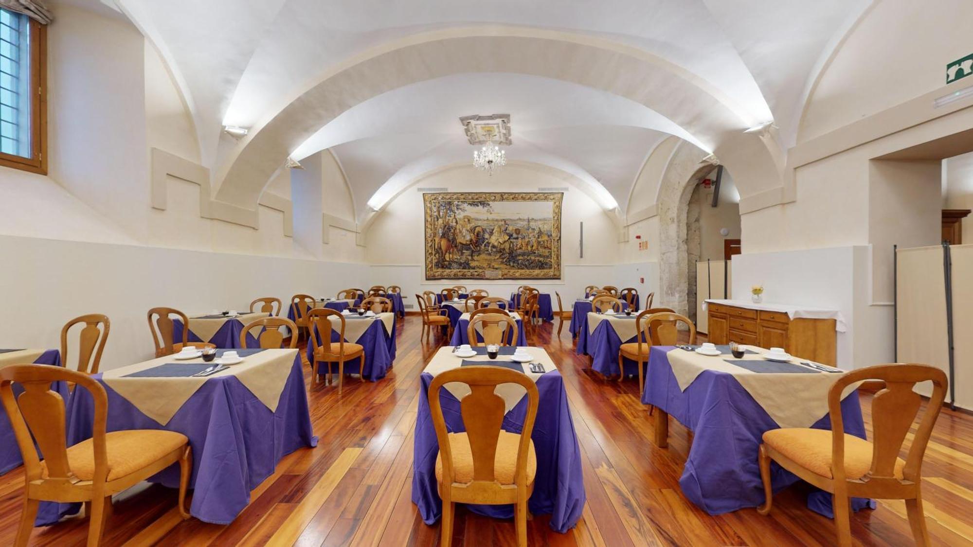 Azz Penafiel Las Claras Hotel & Spa Bagian luar foto