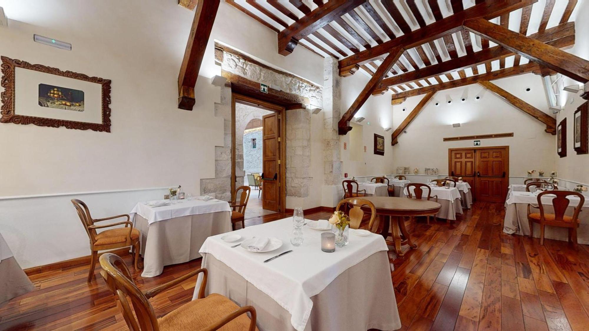Azz Penafiel Las Claras Hotel & Spa Bagian luar foto