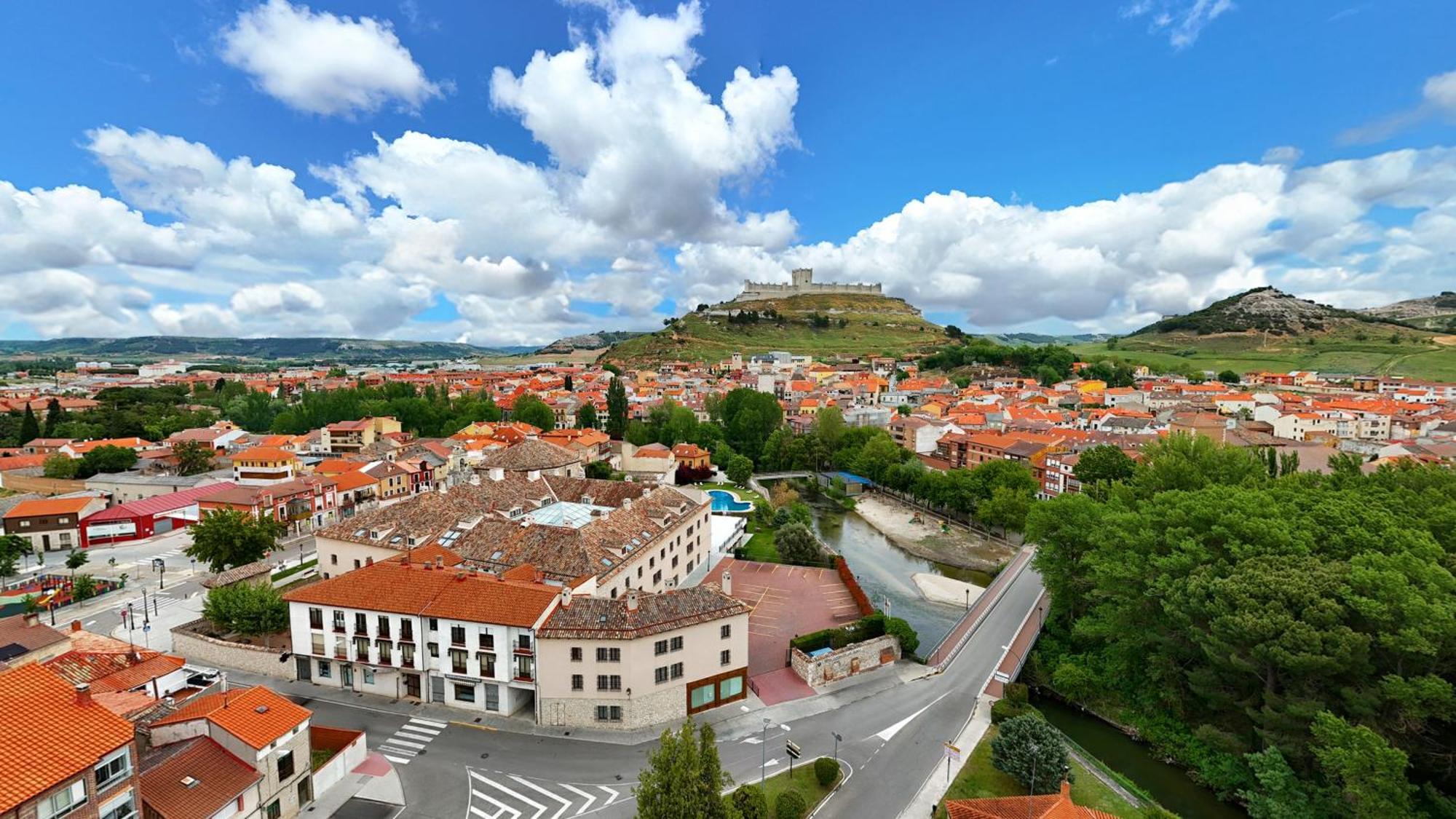 Azz Penafiel Las Claras Hotel & Spa Bagian luar foto