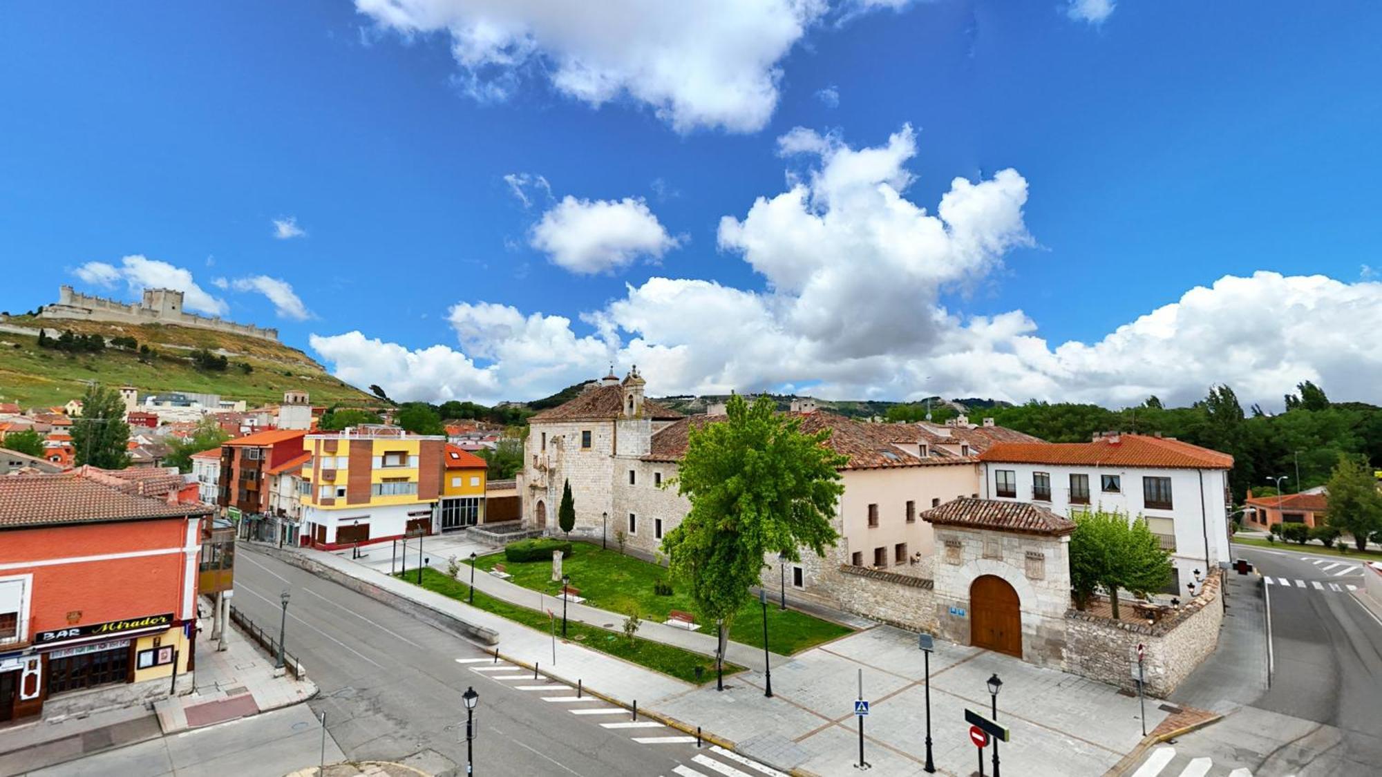 Azz Penafiel Las Claras Hotel & Spa Bagian luar foto