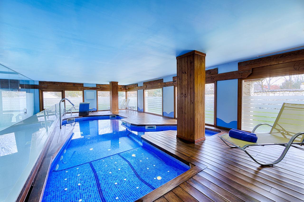 Azz Penafiel Las Claras Hotel & Spa Bagian luar foto