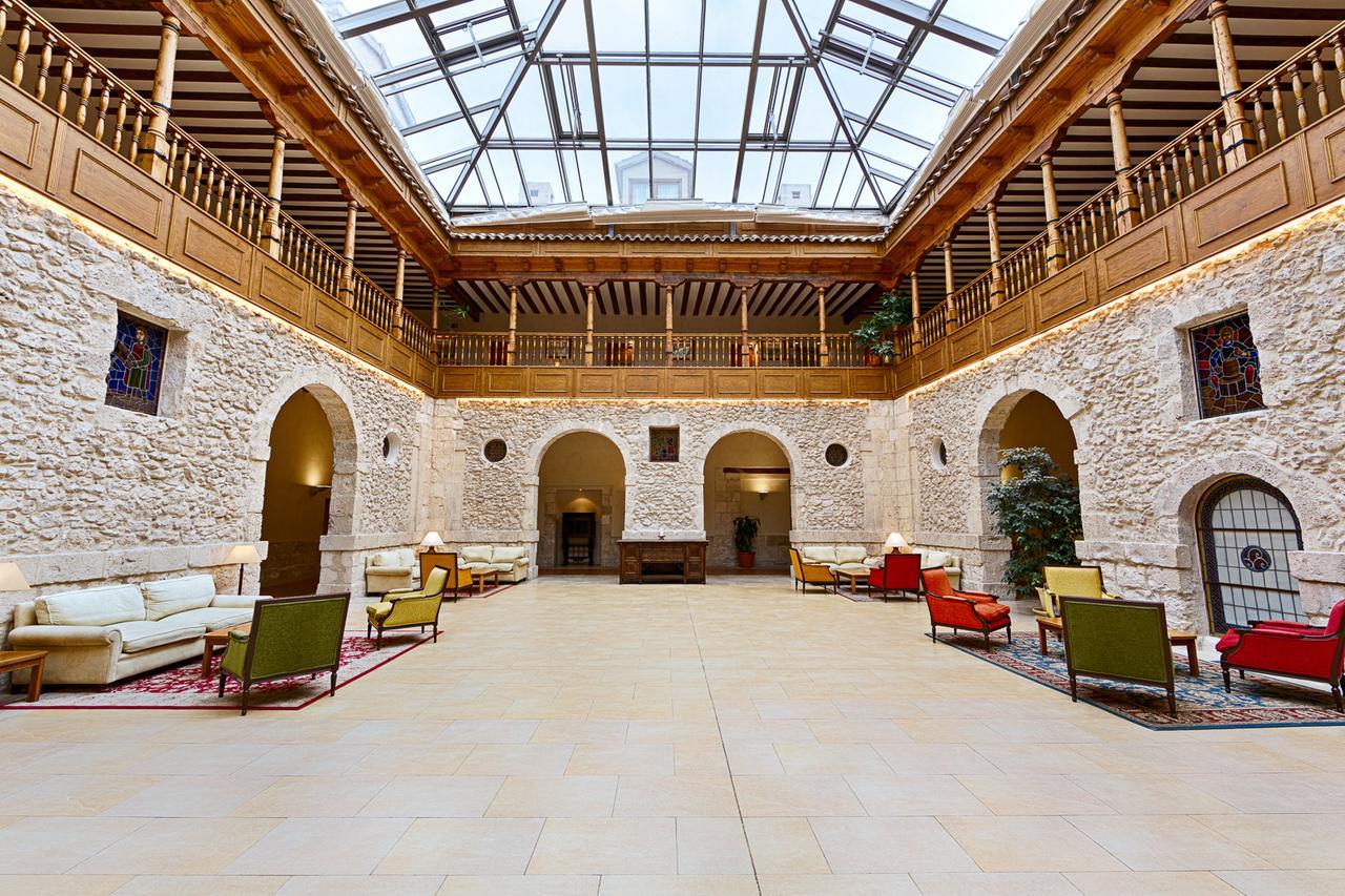 Azz Penafiel Las Claras Hotel & Spa Bagian luar foto