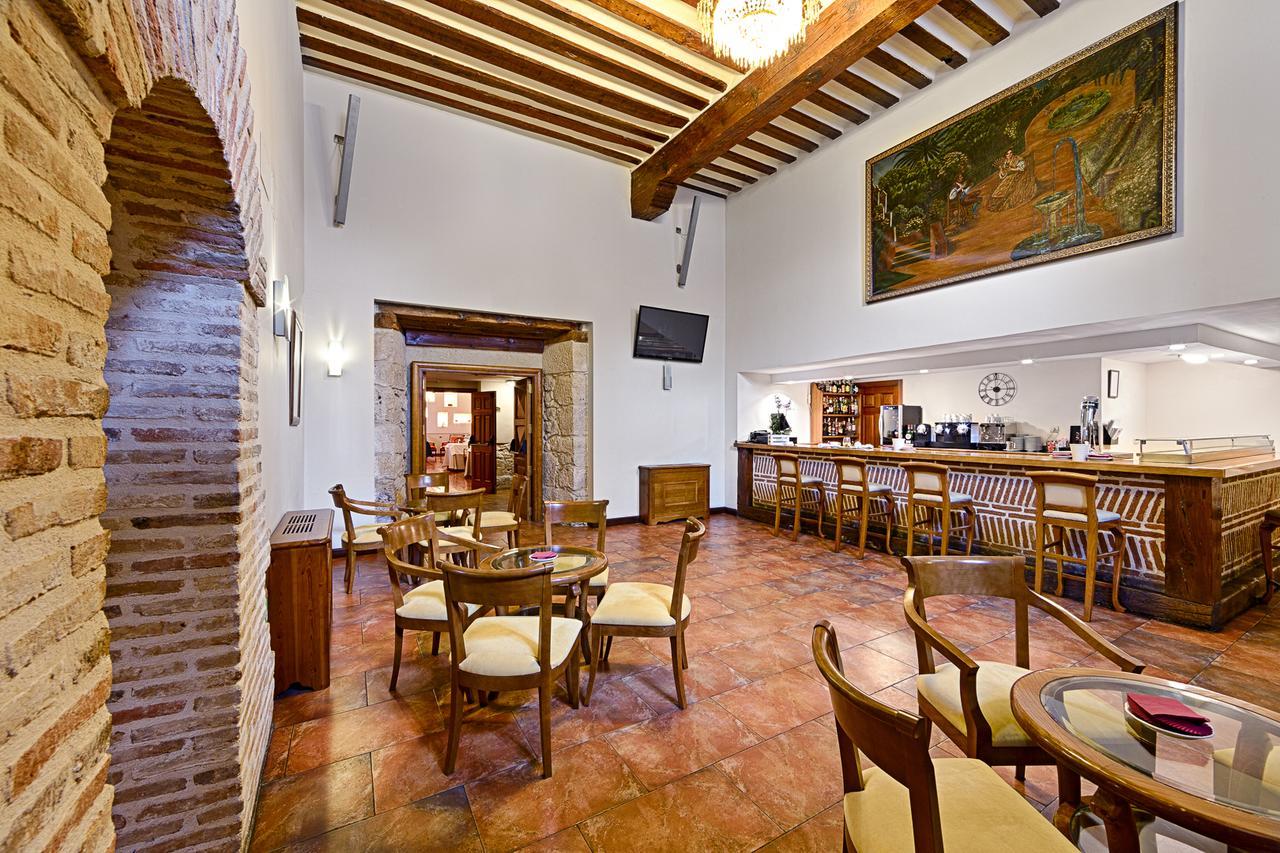 Azz Penafiel Las Claras Hotel & Spa Bagian luar foto