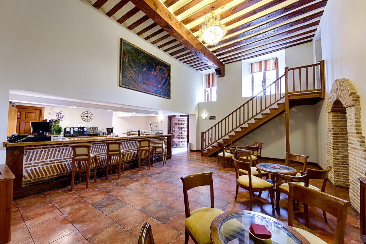 Azz Penafiel Las Claras Hotel & Spa Bagian luar foto