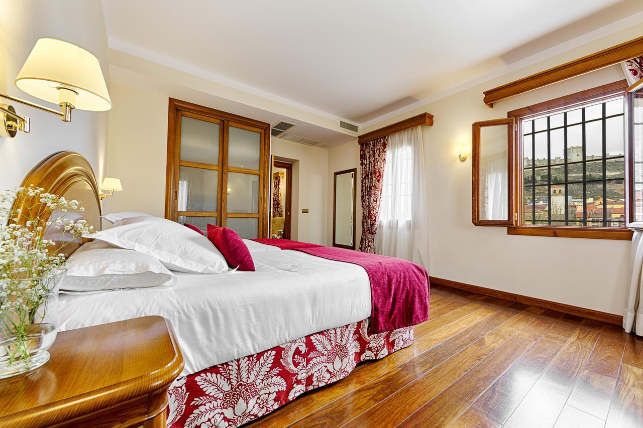 Azz Penafiel Las Claras Hotel & Spa Bagian luar foto
